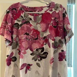 Floral Pink and Gray Women's Top. Size 1X. Very lightweight